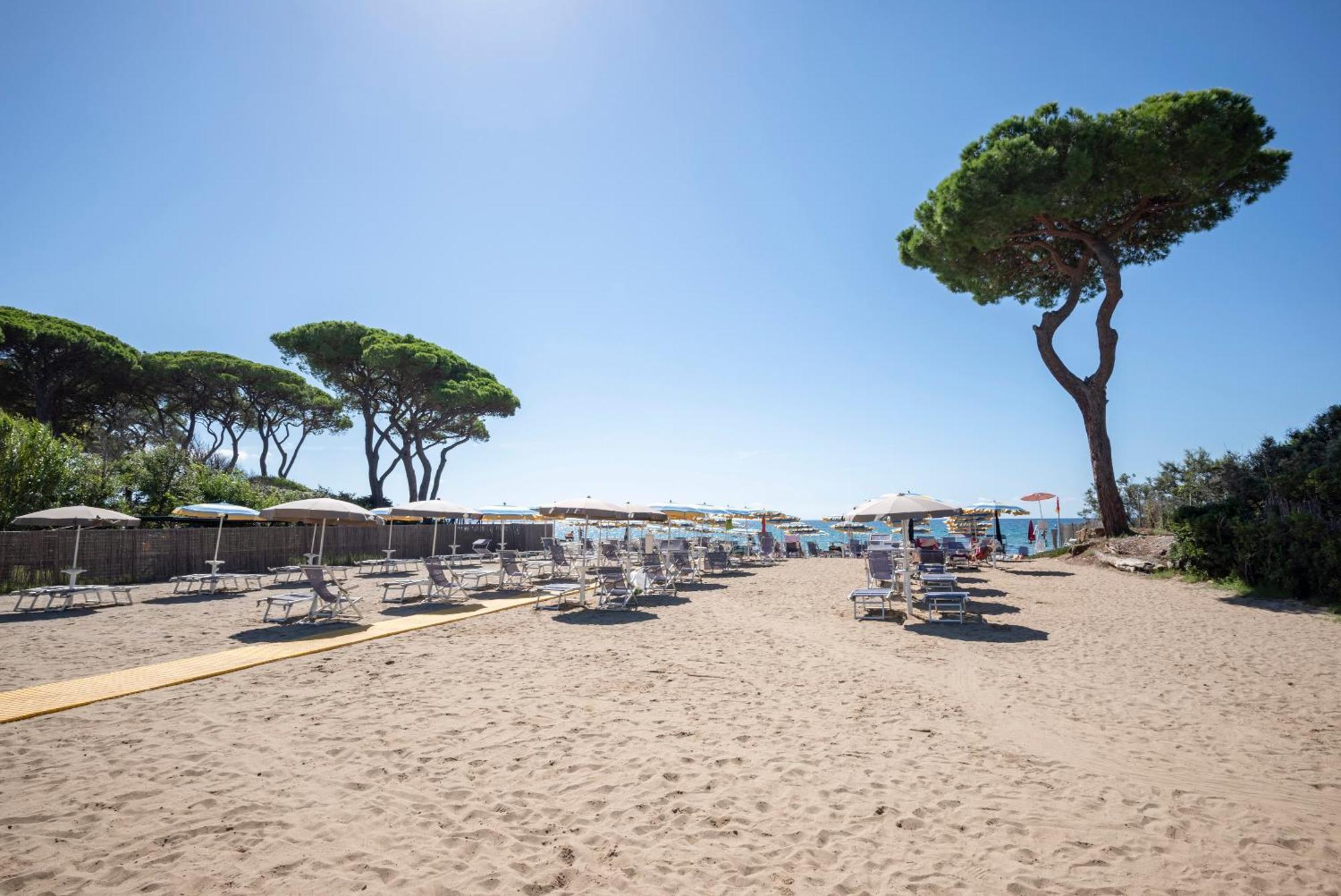 Villaggio Il Girasole Follonica Exterior photo