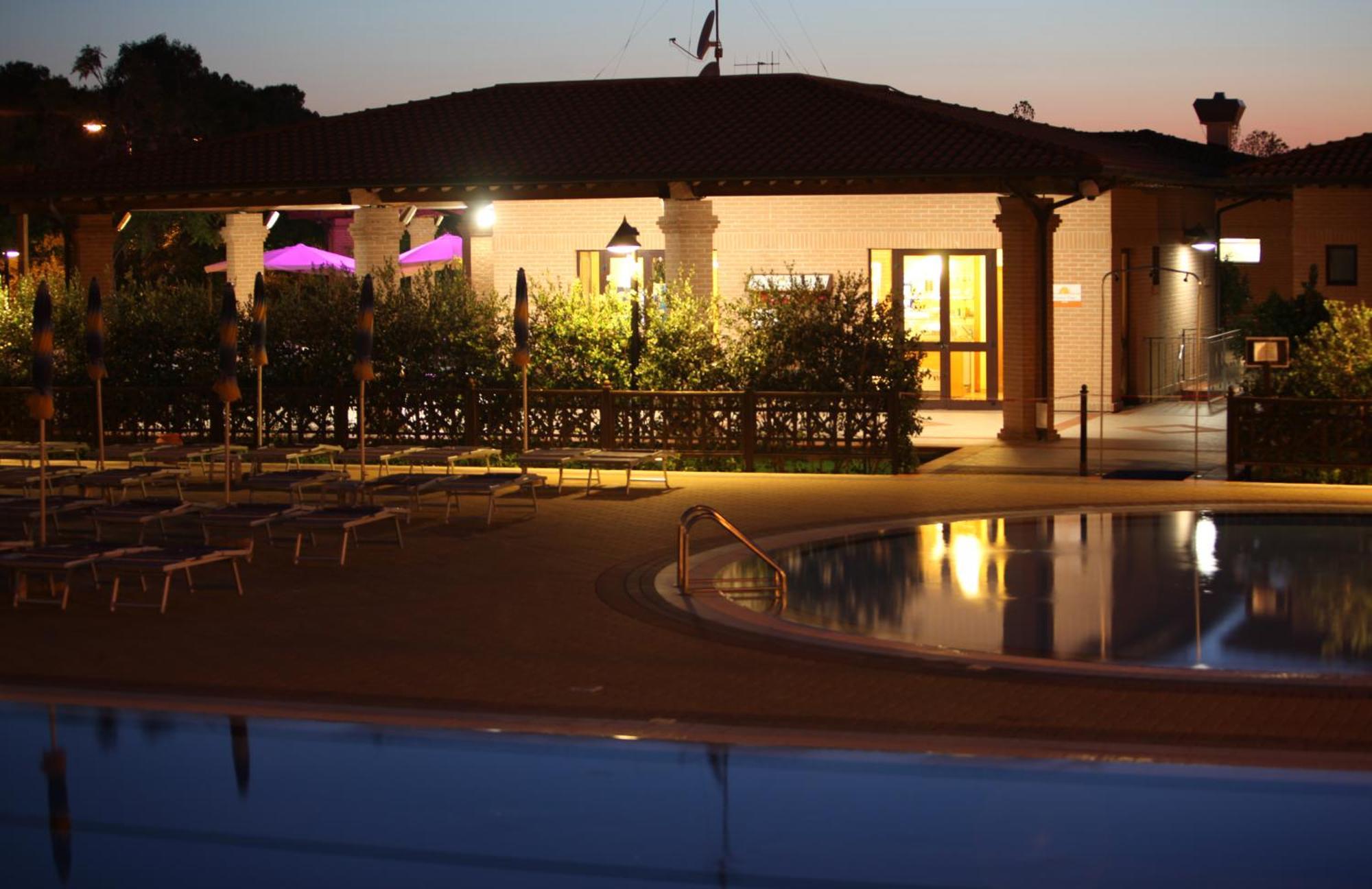 Villaggio Il Girasole Follonica Exterior photo